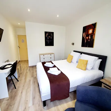 Hotel Logis Belle Etoile 2*