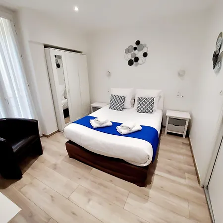 Logis Belle Etoile Отель 2*