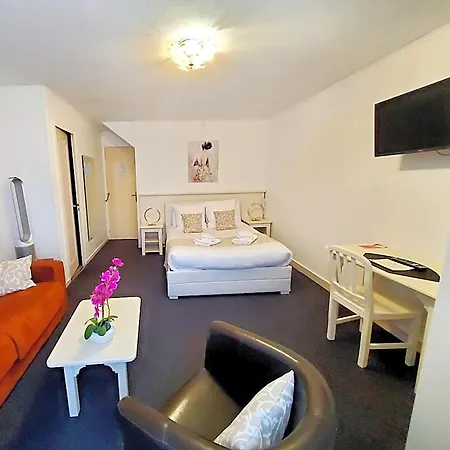 Otel Logis Belle Etoile 2*