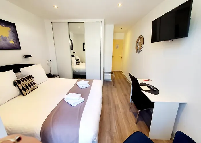 Logis Belle Etoile Hotel