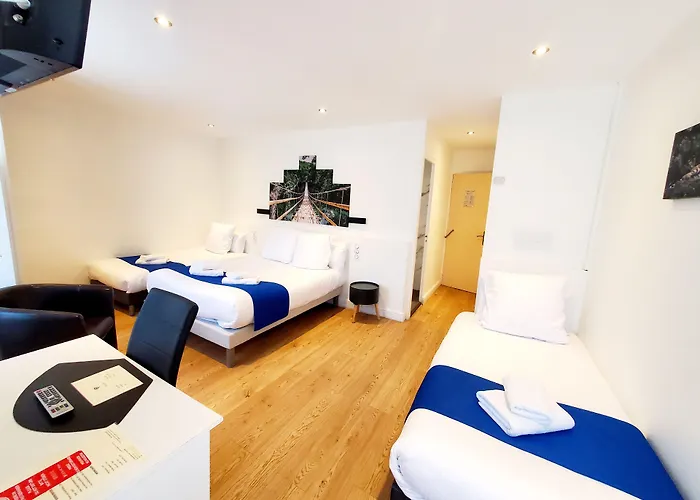 Hotel Logis Belle Etoile 2*