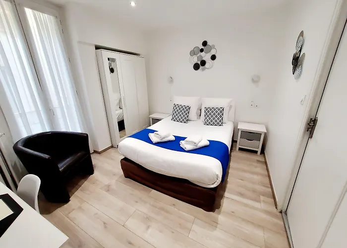 Logis Belle Etoile Hotel 2*