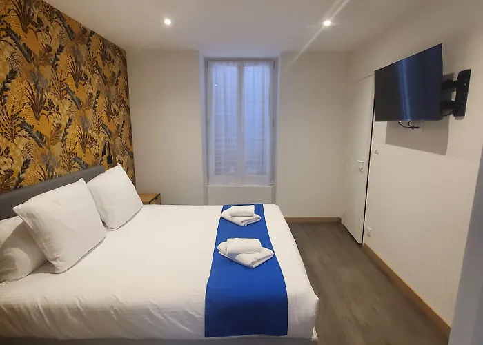 Hotel Logis Belle Etoile 2*